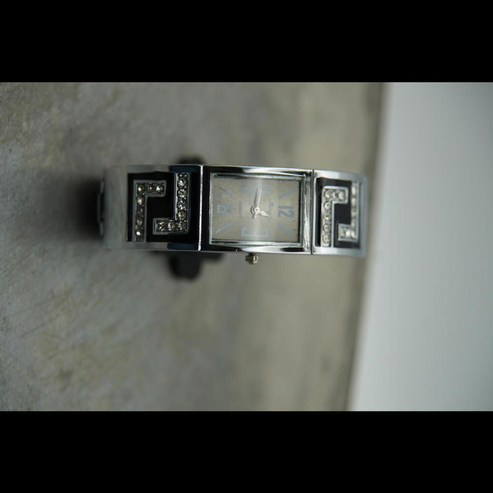 Stylish Silver Geometric Watch with Rhinestones